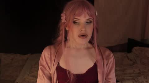 Effie Mur online show from 12-22-24, 06:48