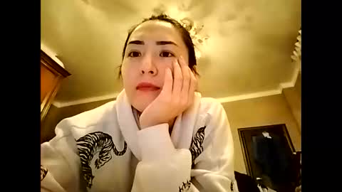 Effy online show from 01-08-25, 01:52