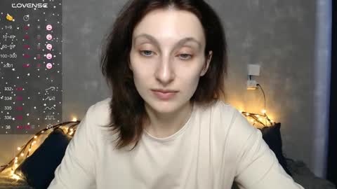 Snapshot of effy_gray chatting on 02-25-25, 06:25 Anna online show from 02-25-25, 06:25