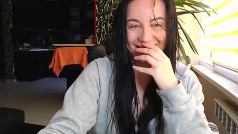 Effy online show from 10-03-25, 09:28