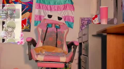 Snapshot of effy_marinn chatting on 09-30-25, 01:32 effy_marinn online show from 09-30-25, 01:32