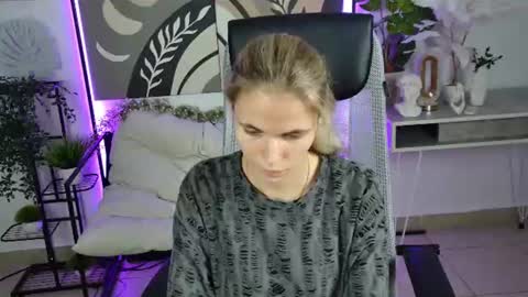 Effy online show from 07-25-26, 01:52