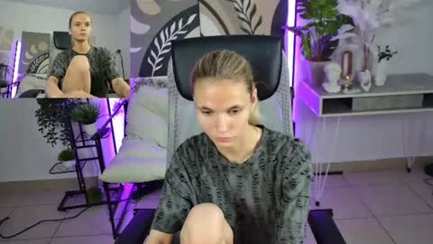 Effy online show from 07-28-26, 06:42