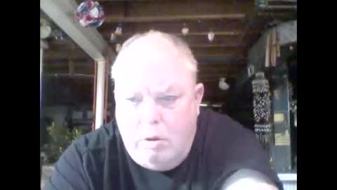 Snapshot of efriff chatting on 04-20-26, 10:18 efriff online show from 04-20-26, 10:18