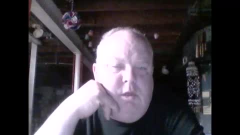Snapshot of efriff chatting on 04-23-26, 10:03 efriff online show from 04-23-26, 10:03