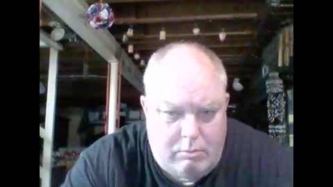 Snapshot of efriff chatting on 05-18-26, 11:32 efriff online show from 05-18-26, 11:32
