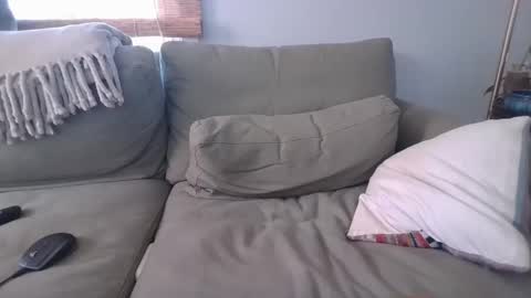 Snapshot of eggplantout chatting on 09-20-25, 02:40 Eggplant Out online show from 09-20-25, 02:40