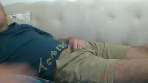 Snapshot of egyman2022 chatting on 12-20-25, 06:48 Im momo 35 Egyptian at Dubai online show from 12-20-25, 06:48