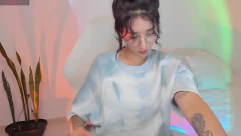   EileenFord    online show from 02-11-25, 11:22