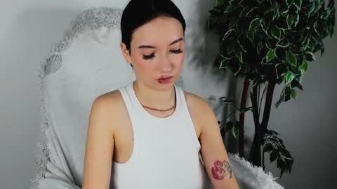 eileenmoores online show from 10-22-25, 01:00