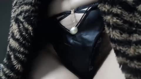 Snapshot of eileenqueen23 chatting on 12-04-24, 12:36 Eileen online show from 12-04-24, 12:36