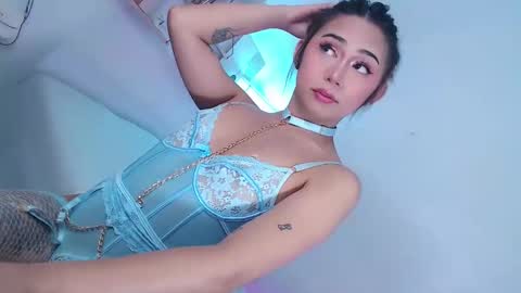 Eilleh online show from 10-27-25, 12:42