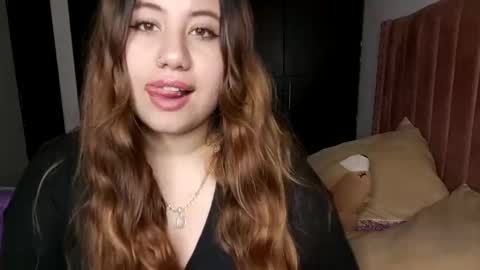 Snapshot of eimy_collin chatting on 02-06-25, 05:25 EIMY   MODEL INDEPENDENT online show from 02-06-25, 05:25