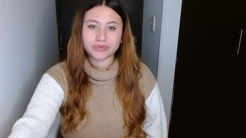 Snapshot of eimy_collin chatting on 02-17-25, 04:42 EIMY   MODEL INDEPENDENT online show from 02-17-25, 04:42