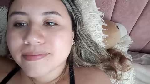 EIMY   MODEL INDEPENDENT online show from 02-18-26, 05:20