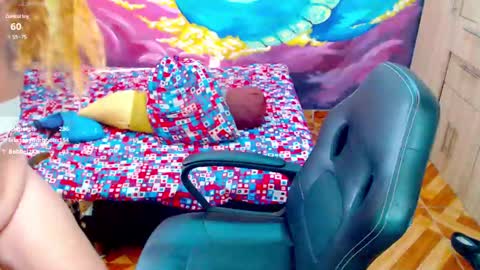 Snapshot of eimy_lorens chatting on 12-11-24, 09:45 EIMY online show from 12-11-24, 09:45