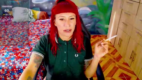 Snapshot of eimy_lorens chatting on 10-19-25, 08:53 EIMY online show from 10-19-25, 08:53