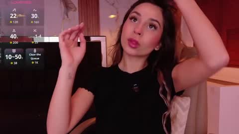 Snapshot of eimy_rose1 chatting on 05-17-26, 01:40 Eimy rose online show from 05-17-26, 01:40