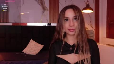 Snapshot of eimy_rose1 chatting on 05-19-26, 02:34 Eimy rose online show from 05-19-26, 02:34