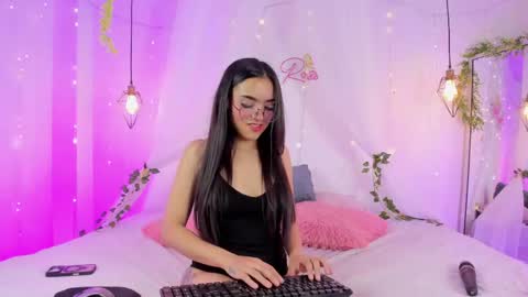 eimy_rosse18 online show from 04-25-26, 01:14