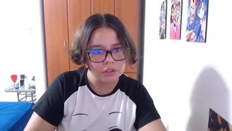 eimy_saenzz online show from 10-25-25, 11:32