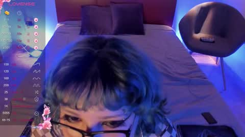 Snapshot of eimy_smit chatting on 12-17-25, 07:09 eimy online show from 12-17-25, 07:09