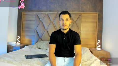 Snapshot of eimyandmaxi chatting on 11-30-25, 08:35 YG COUPLE online show from 11-30-25, 08:35