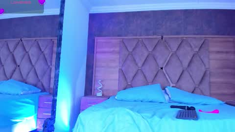 Snapshot of eimyandmaxi chatting on 12-18-25, 08:37 YG COUPLE online show from 12-18-25, 08:37