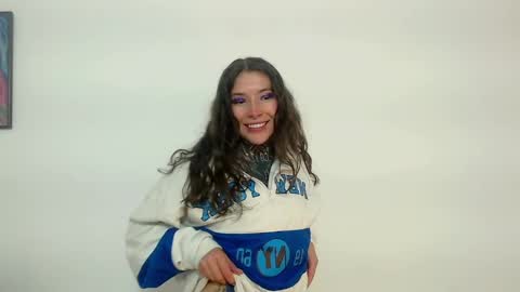 Carla online show from 01-04-25, 12:27