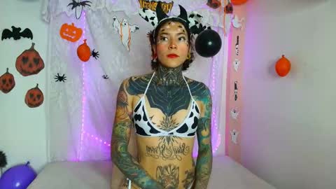 Carla online show from 10-04-25, 01:47