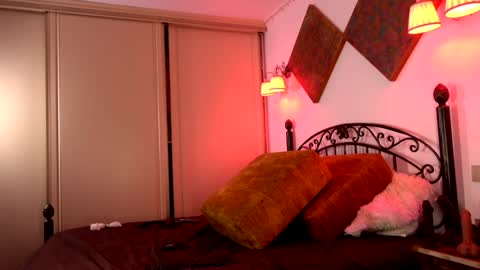 Elena online show from 01-31-25, 07:39