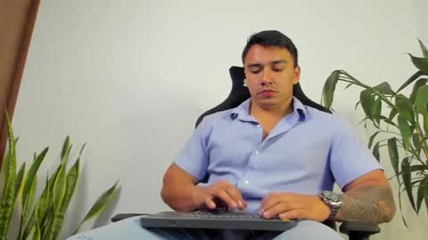 EITHAN CONOR online show from 09-26-25, 02:26