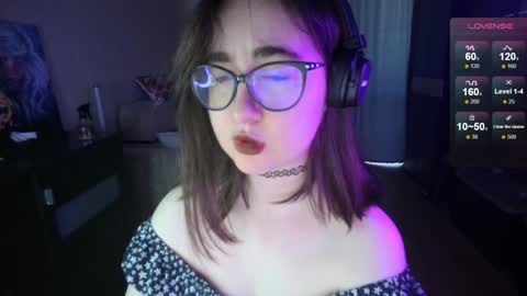 Snapshot of el_sweety chatting on 12-13-24, 09:13 If you like it when I meow give me a thumbs up online show from 12-13-24, 09:13