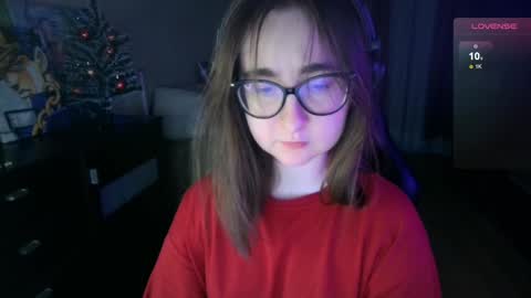 Snapshot of el_sweety chatting on 12-23-24, 03:33 If you like it when I meow give me a thumbs up online show from 12-23-24, 03:33