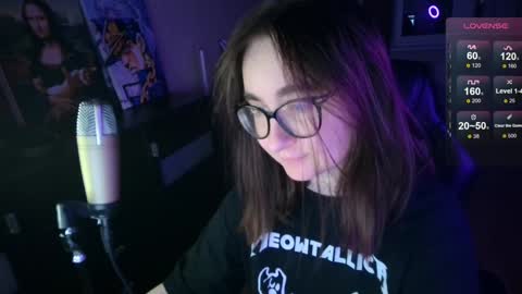 Snapshot of el_sweety chatting on 01-08-25, 04:22 If you like it when I meow give me a thumbs up online show from 01-08-25, 04:22