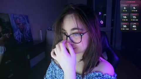 Snapshot of el_sweety chatting on 01-10-25, 03:58 If you like it when I meow give me a thumbs up online show from 01-10-25, 03:58