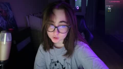 Snapshot of el_sweety chatting on 01-16-25, 03:02 If you like it when I meow give me a thumbs up online show from 01-16-25, 03:02