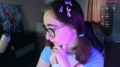 Snapshot of el_sweety chatting on 01-28-25, 10:12 If you like it when I meow give me a thumbs up online show from 01-28-25, 10:12