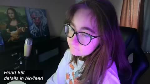 Snapshot of el_sweety chatting on 02-10-25, 09:58 If you like it when I meow give me a thumbs up online show from 02-10-25, 09:58