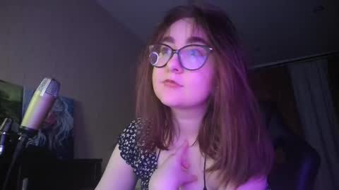 Snapshot of el_sweety chatting on 02-20-25, 04:25 If you like it when I meow give me a thumbs up online show from 02-20-25, 04:25