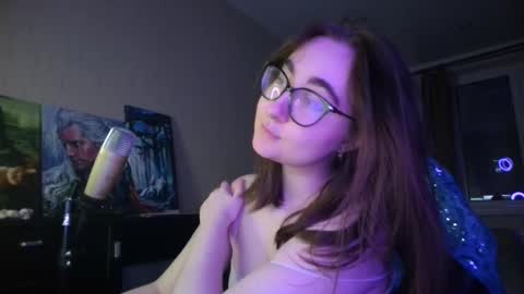 Snapshot of el_sweety chatting on 02-28-25, 07:14 If you like it when I meow give me a thumbs up online show from 02-28-25, 07:14