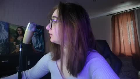 Snapshot of el_sweety chatting on 03-11-25, 09:02 If you like it when I meow give me a thumbs up online show from 03-11-25, 09:02