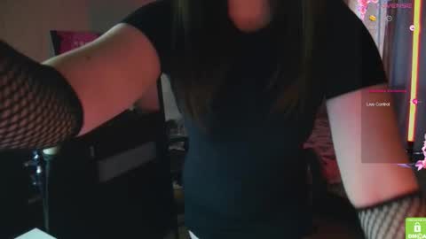 Snapshot of el_sweety chatting on 10-22-25, 08:47 If you like it when I meow give me a thumbs up online show from 10-22-25, 08:47