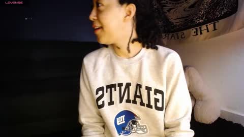 Ela  Help me reach 100 thumbs up online show from 12-16-24, 03:51