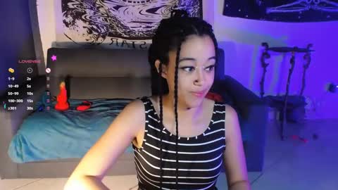 Ela  Help me reach 100 thumbs up online show from 01-24-25, 04:59