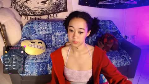 Ela  Help me reach 100 thumbs up online show from 02-14-25, 06:34