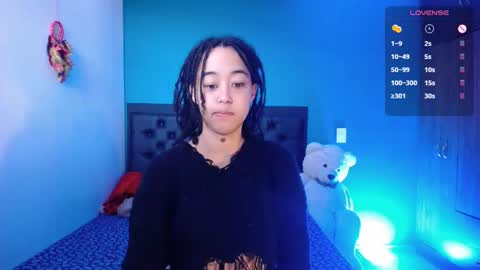 Ela  Help me reach 100 thumbs up online show from 09-26-25, 03:16