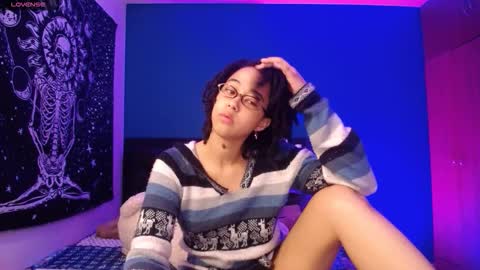 Ela  Help me reach 100 thumbs up online show from 10-18-25, 09:43