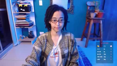 Ela  Help me reach 100 thumbs up online show from 10-26-25, 07:47