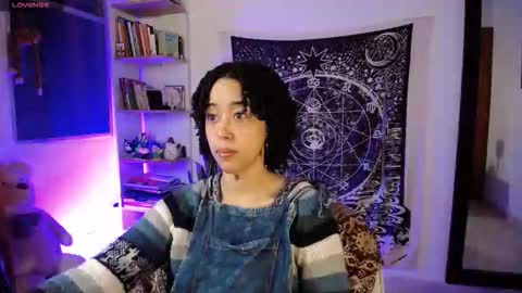 Snapshot of ela_0 chatting on 03-16-26, 12:17 Ela Help me reach 100 thumbs up online show from 03-16-26, 12:17